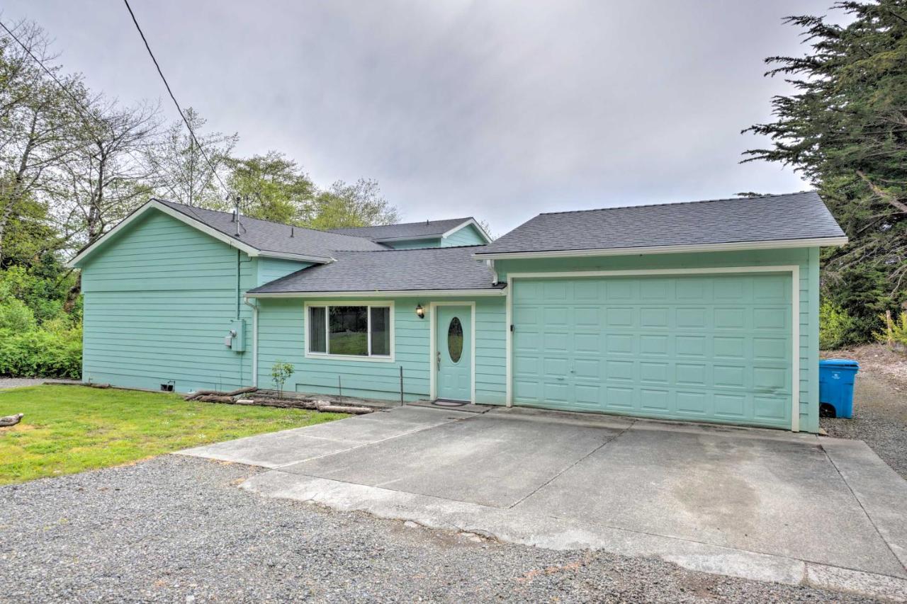 Soothing Studio With Lush Views 2 Mi To Beach! Smith River Bagian luar foto