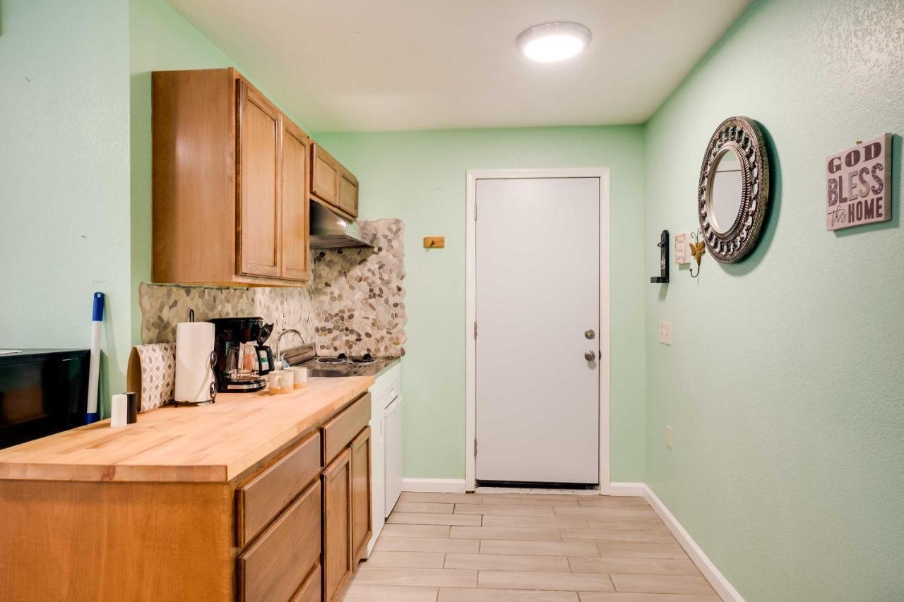 Soothing Studio With Lush Views 2 Mi To Beach! Smith River Bagian luar foto