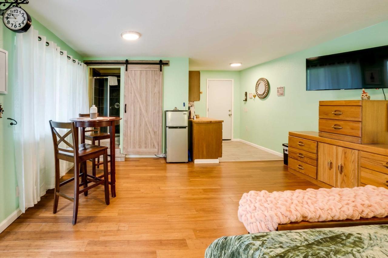 Soothing Studio With Lush Views 2 Mi To Beach! Smith River Bagian luar foto